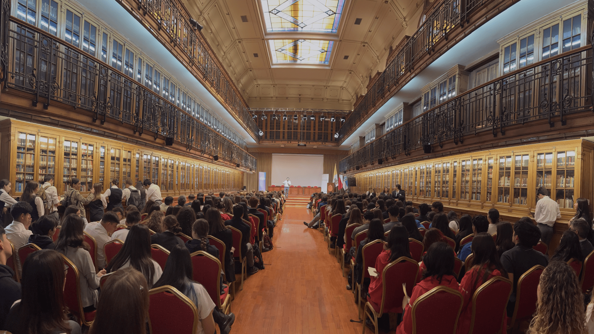 IdeaPaís convoca a más de 230 jóvenes en la Casa Central de la UC para la versión 2024 del Encuentro de Líderes Jóvenes