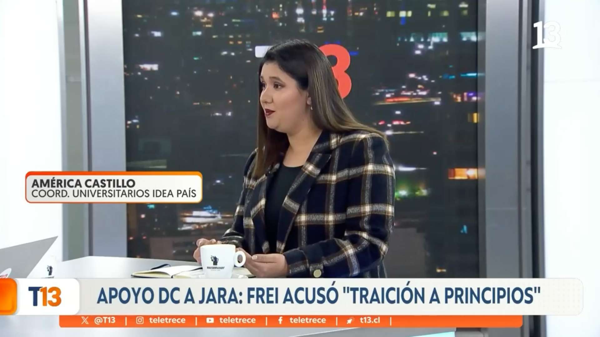 América Castillo analiza tensiones en la DC y comando de Matthei | T13 Noche