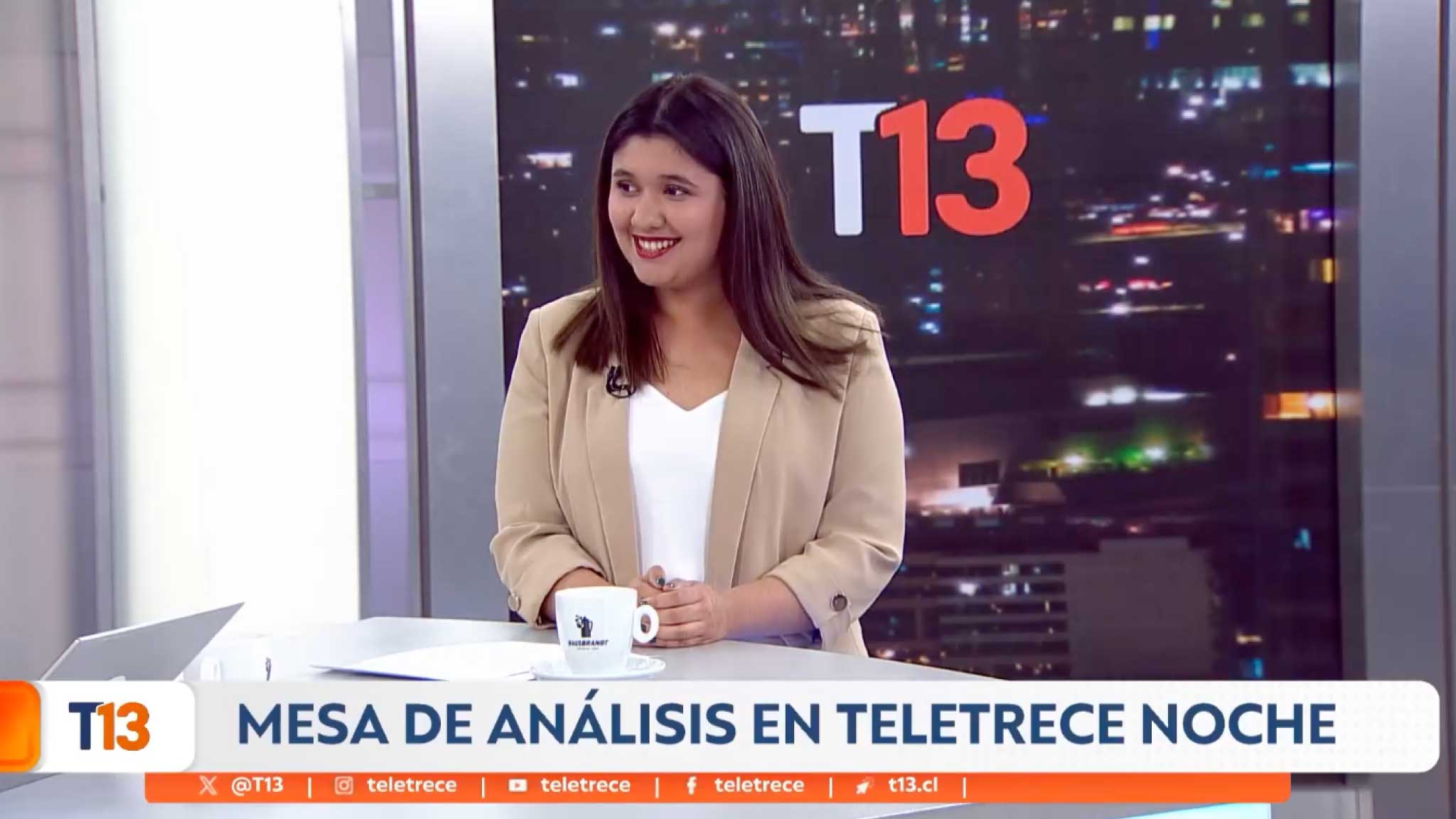 América Castillo analiza sobre el reajuste en el presupuesto y la carrera presidencial | T13 Noche